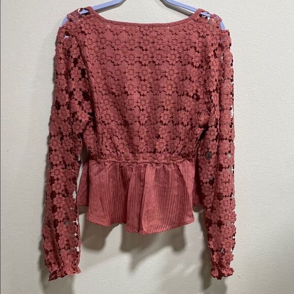 Daytrip Crochet Sleeve Peplum Top Size L Blush Pink Boho V-Neck Tie Front - Picture 4 of 14